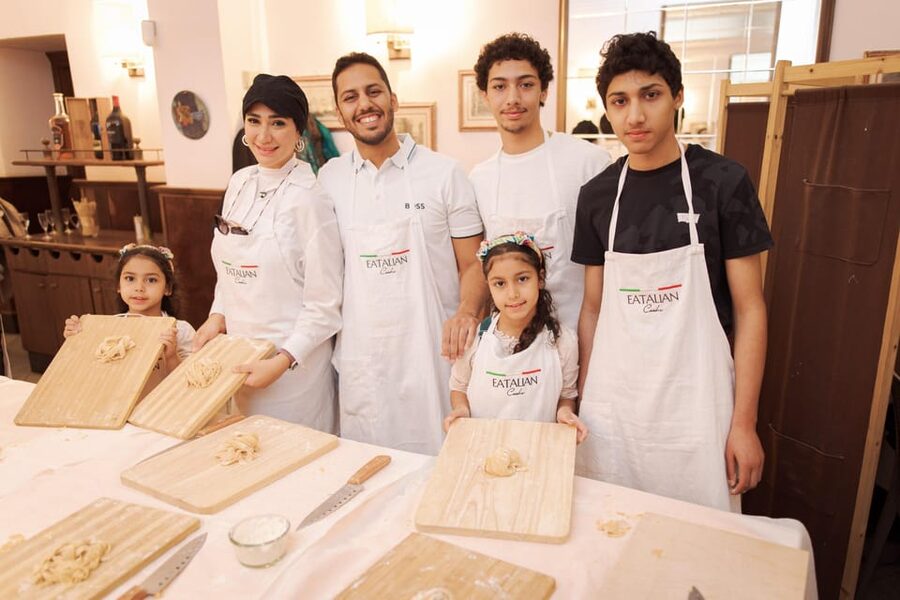 Rome: Pasta and Tiramisu Cooking Class in Piazza Navona - Starting with a welcome drink and the pasta lesson