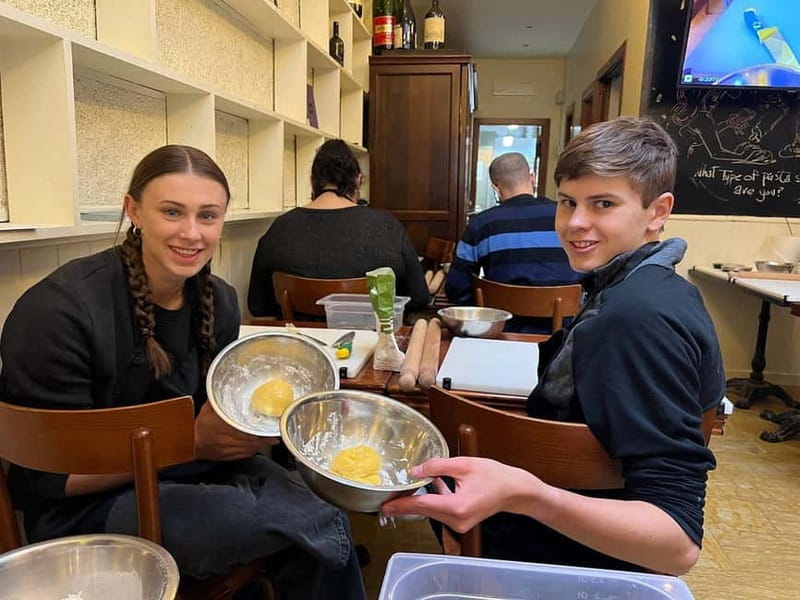 Rome: Pasta Cooking Class with Wine, Coffee, and Limoncello - Key points at a glance