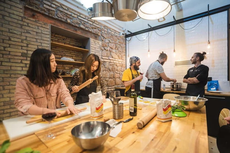 Rome: Pasta Cooking Class with Wine, Coffee, and Limoncello - The meeting point at YellowSquare Rome