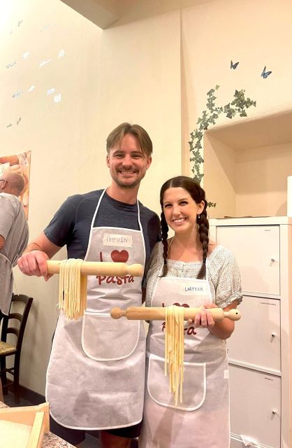 Rome: Pasta Making Class with Wine, Limoncello, and Dessert - Watching the sauces come together