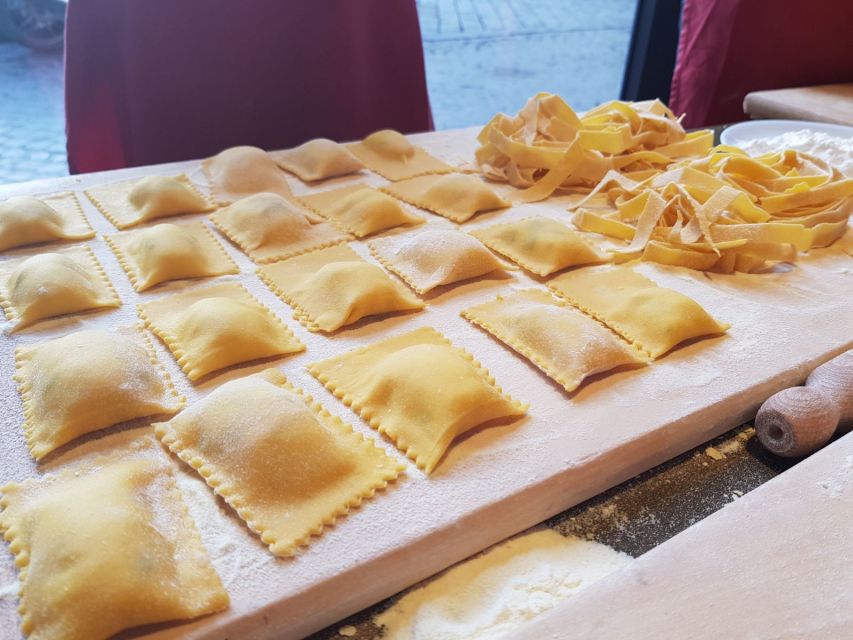 Rome: Pasta Making Workshop with Lunch - A lesson led by Italian chefs