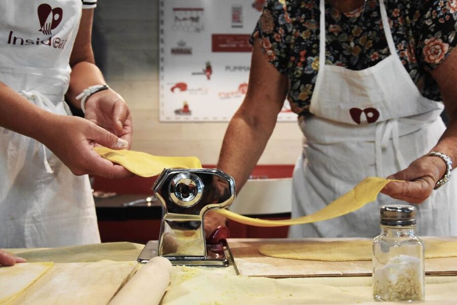 Rome: Pasta, Ravioli, and Tiramisu Cooking Class with Wine - Planning the Class Into Your Rome Schedule