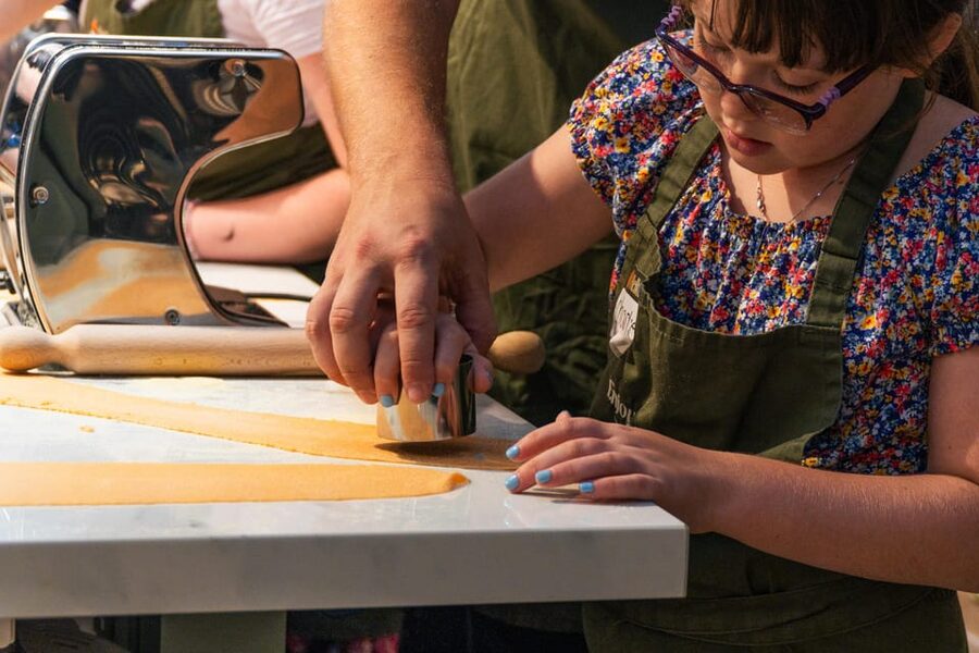 Rome: Pasta, Ravioli & Tiramisu Cooking Class by Colosseum - Wine, food, and the shared table