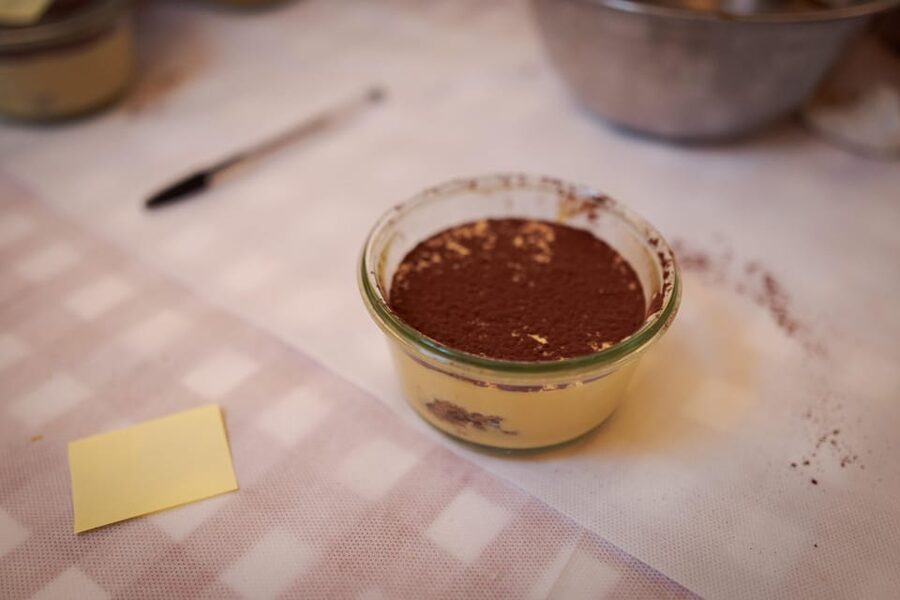 Rome: Pizza and Tiramisu Cooking Class in Piazza Navona - How small is the small group?