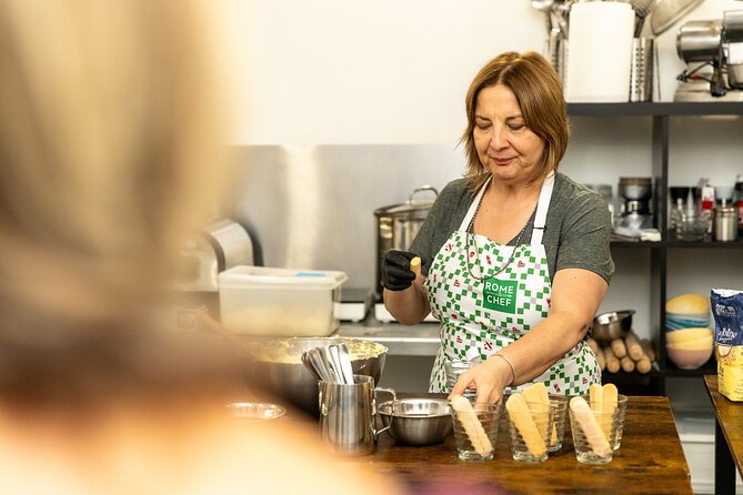 Rome: Pizza and Tiramisu Cooking Class Near the Colosseum - Making the pizza, with one small reality check