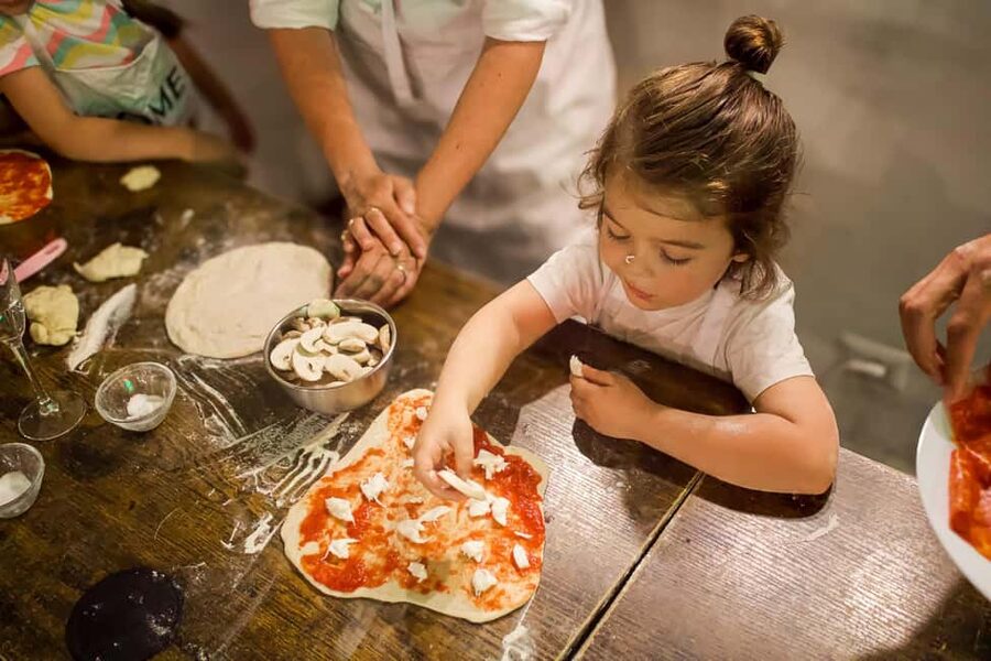 Rome: Pizza and Tiramisu Cooking Class Near the Colosseum - Who should book this Rome cooking class?