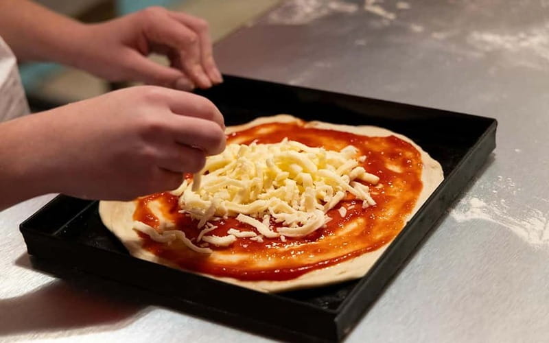 Rome: Pizza and Tiramisù Cooking Class with Glass of Wine - What the $65 price really covers