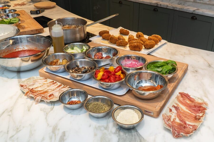 Rome: Pizza & Gelato Cooking Class + Private Chef - Starting at Piazza Mattei and the Turtle Fountain