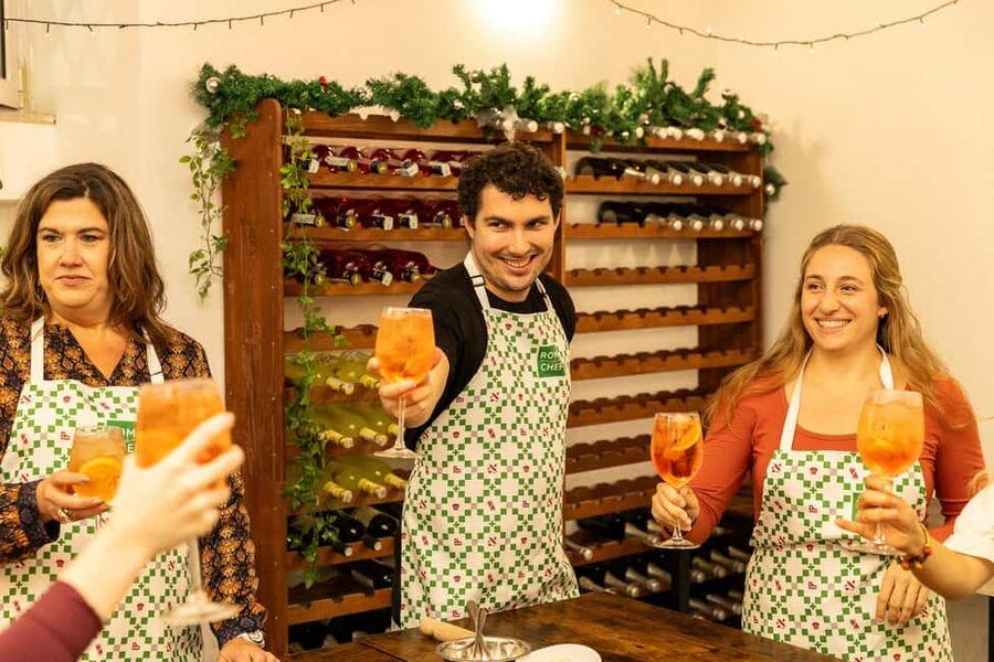 Rome: Pizza Making Cooking Class With Spritz Cocktails - Pizza making near the Colosseum, with dinner built in