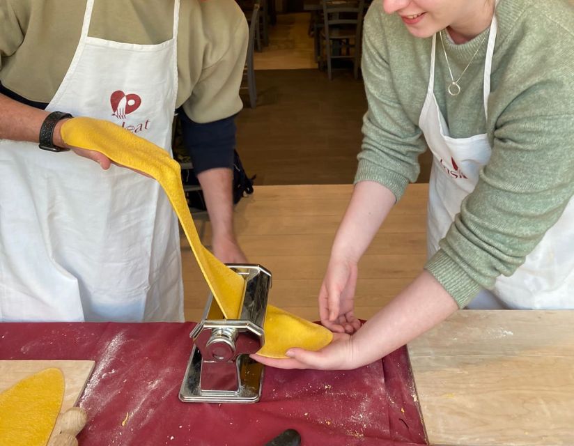 Rome: Small Group Pasta Making Class with Wine near Vatican - The opening Spritz and Roman snack