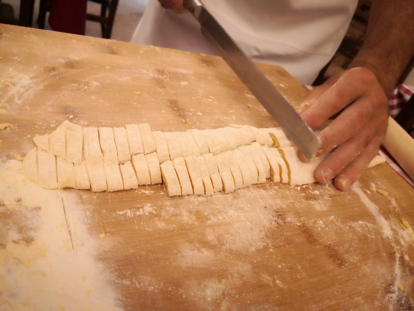 Rome: Traditional Cooking Class in the Jewish Ghetto - Wine, Dinner, and the Social Side