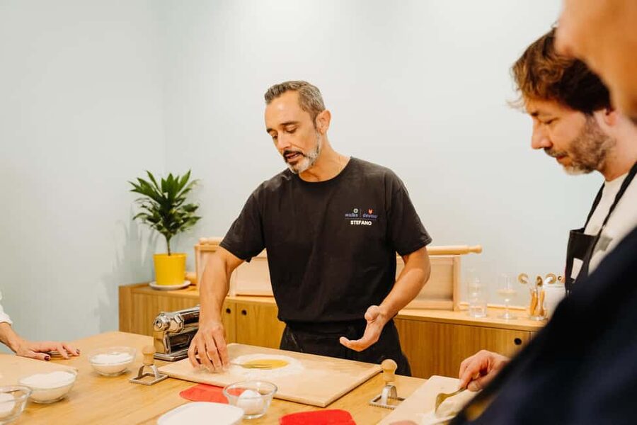 Rome: Traditional Pasta Making Class with Wine & Gelato - Who should book this class?