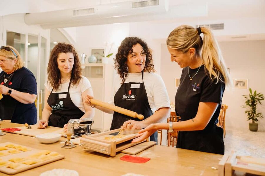 Rome: Traditional Pasta Making Class with Wine & Gelato - Prosecco, cured meats, and an easy start