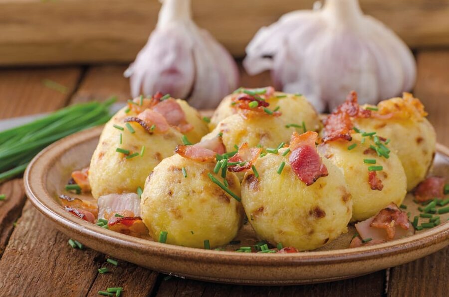 Salzburg: Dinner Cooking Class and Music - Live singing from Mozart to The Sound of Music