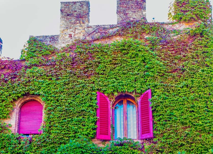 San Gimignano, Chianti with Winery Lunch & Cooking Class - Monteriggioni and its medieval walls