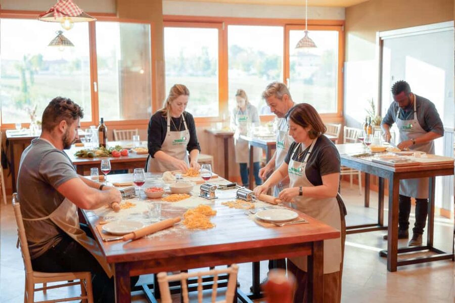 San Gimignano, Chianti with Winery Lunch & Cooking Class - From Florence to Castellina in Chianti
