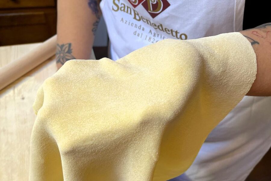 San Gimignano: "Hands in dough" Cooking Class with Lunch - Cantuccini and Vin Santo to finish