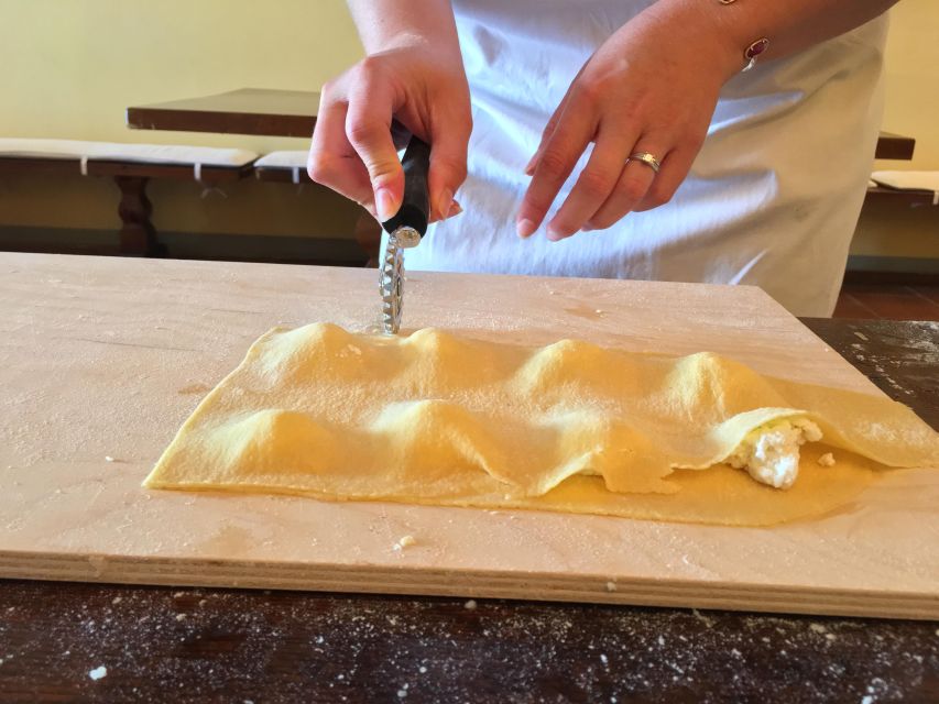 San Gimignano: Tuscan Cooking Class - Cooking in the Tuscan countryside near San Gimignano