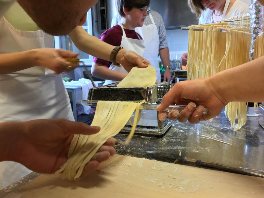 San Gimignano: Tuscan Cooking Class - From handmade pasta to dessert