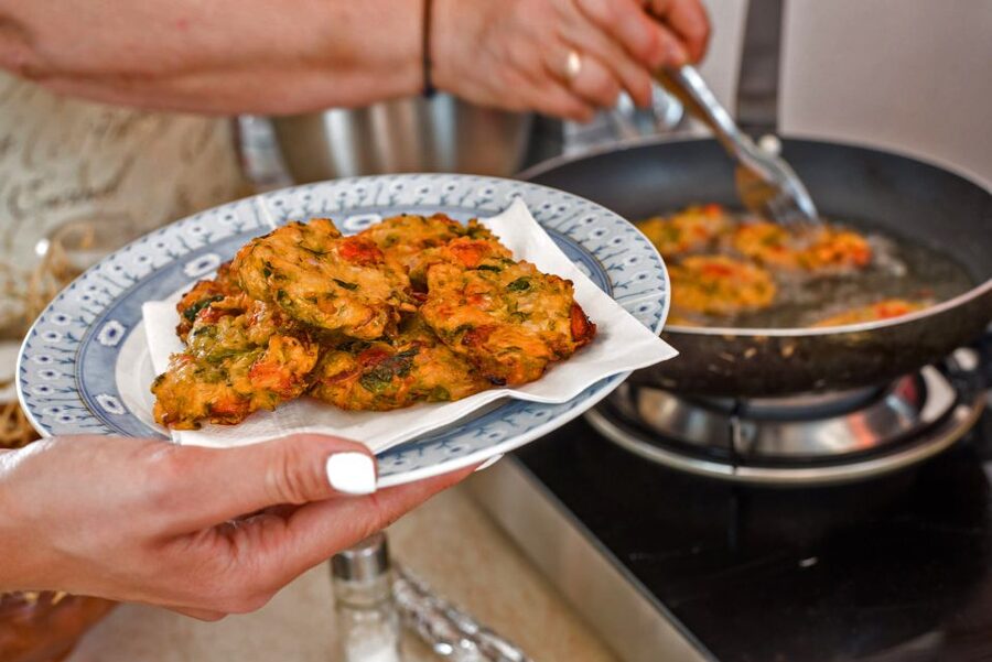 Santorini: Cooking Class and Easy Hike - Who will get the most from this outing