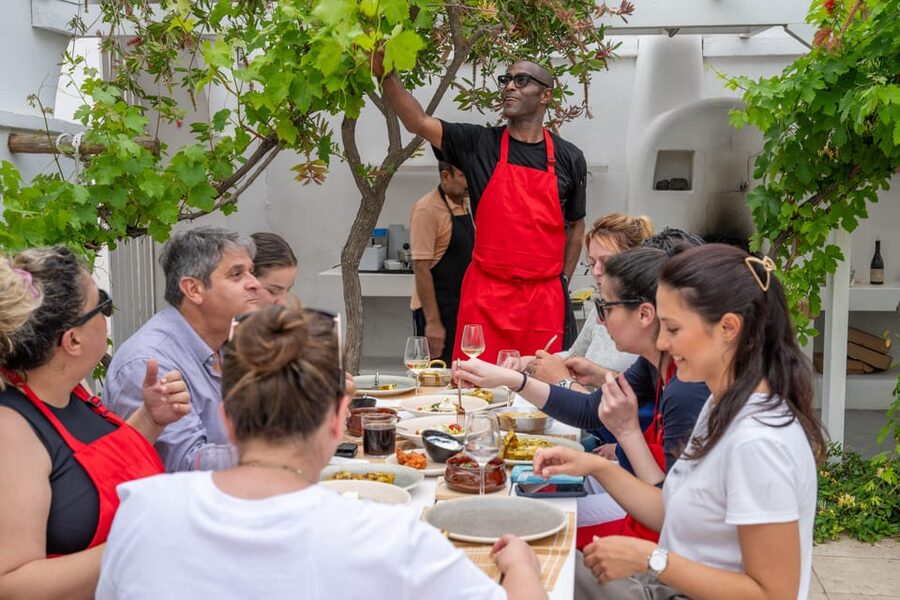 Santorini: Cooking Class with Lunch and Wine Tasting - Getting to Kamari and avoiding a rushed arrival