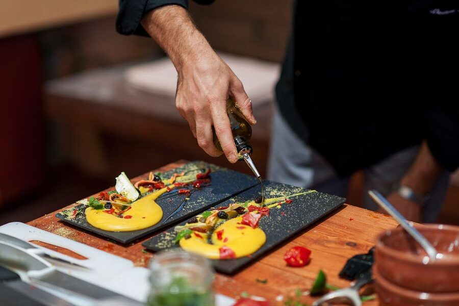 Santorini Cooking Class with Wine Tasting & Lunch - Pickup, timing, and the island roads
