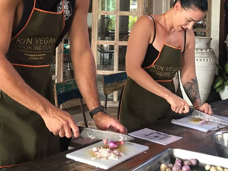 Seminyak: Vegetarian Cooking Class - Starting with a Seminyak market visit