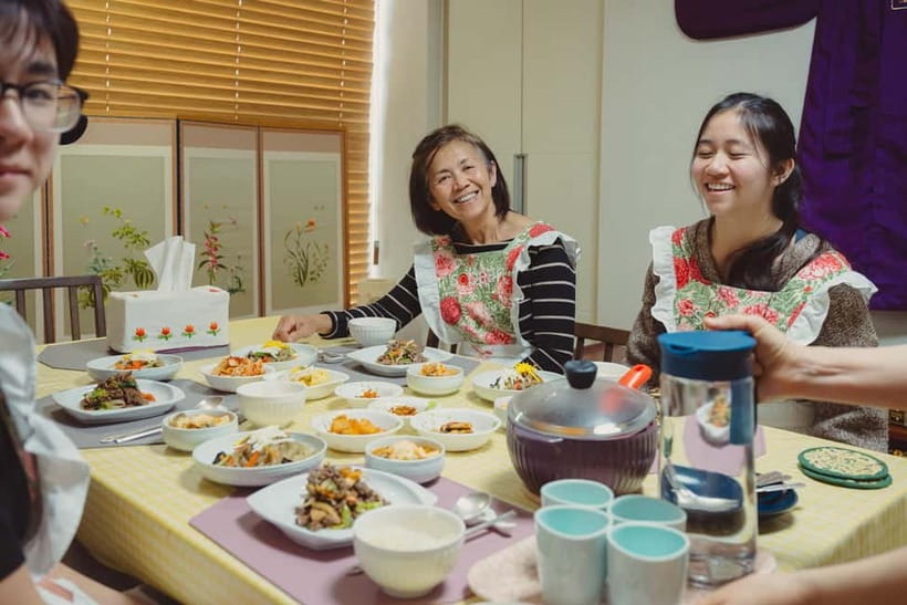 Seoul: Authentic Korean Cooking Class and Market Tour - Lunch with the dishes you helped make