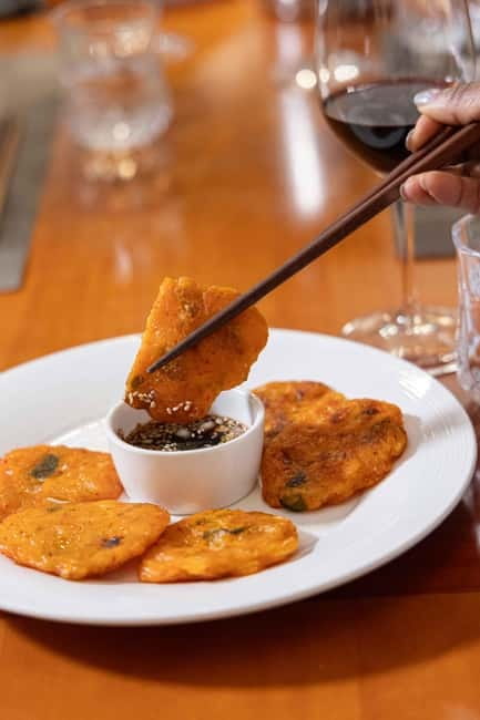 Seoul: Kimchi Dishes Cooking Class with Wine Pairing - What the two-hour format really gives you