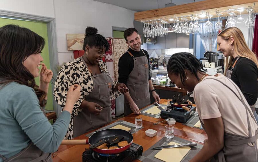 Seoul: Korean Kimchi Cooking Class in the Heart of the City - Washing Up and Starting With Korean Ingredients