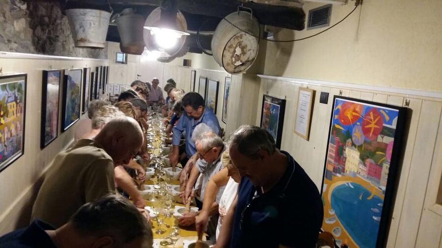 Sestri Levante: Pesto & Cooking Classes, Wine Tasting - Starting in Sestri Levante’s pedestrian center