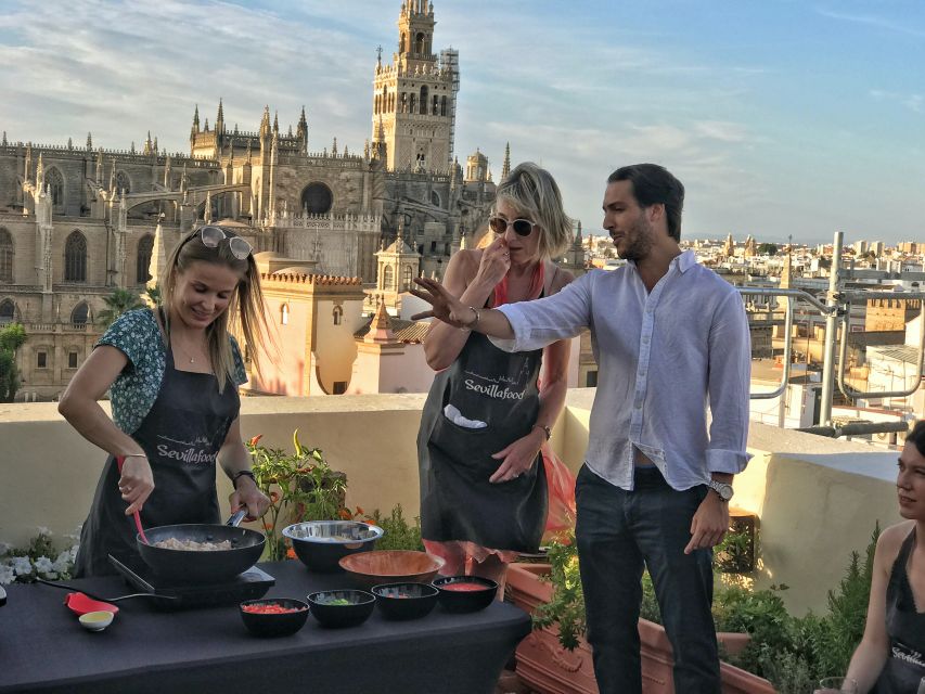 Seville: Paella Cooking Class & 30-Min Local Expert Q&A - The 30-minute city conversation from the terrace