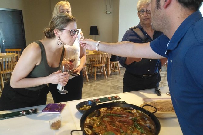 Seville: Paella Showcooking Experience - Key points at a glance