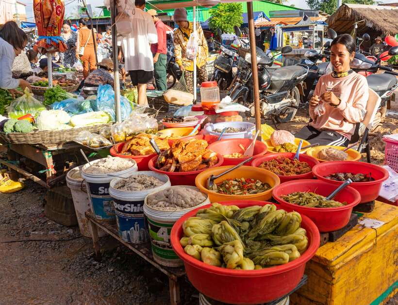 Siem Reap: Afternoon Cooking Class & Village Tour - Eating the meal you prepared