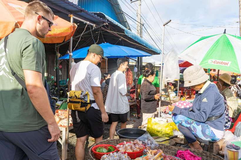 Siem Reap: Afternoon Cooking Class & Village Tour - Seeing village life before cooking