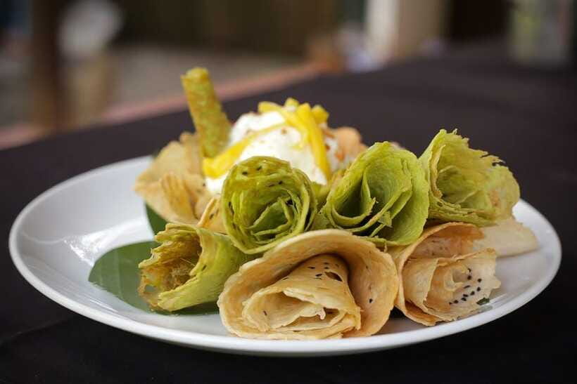 Siem Reap: Cambodian Desserts Cooking Lesson with Tastings - The market stop adds local context