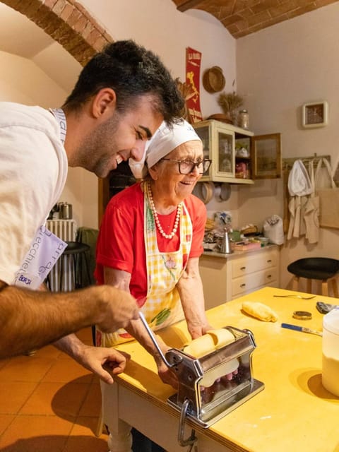 Siena: Cooking Class with Cristiana and Mamma Nora - Arriving at Fattoria Renaccino near Siena