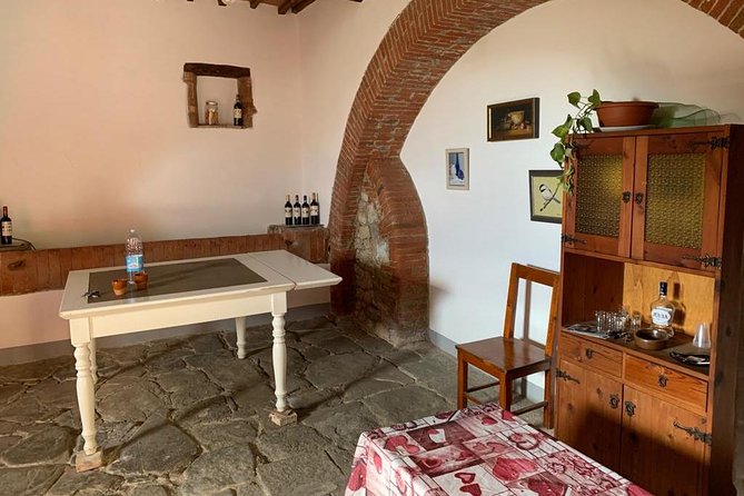Siena: Small group Cooking Class in Chianti Farmhouse - Choosing the sauce and cooking the pasta