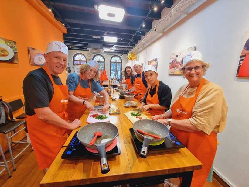 Singapore: Hands-on Cooking Class with Cultural Immersion - Arriving beside the Buddha Tooth Relic Temple