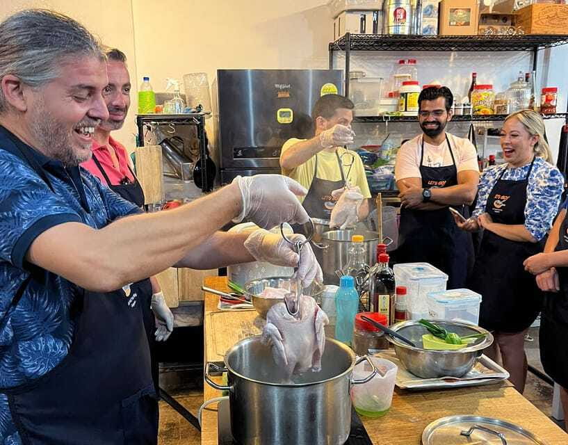 Singapore: Market-to-Table Experience and Cooking Class - How the small-group setting affects the experience