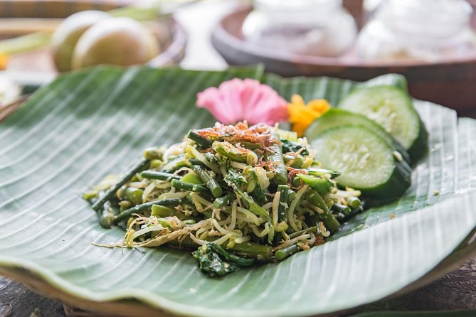 Small-Group Farm Tour & Balinese Cooking Class in Ubud with Kadek - A welcome break before the kitchen