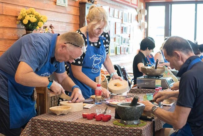 Sompong Thai Cooking School: Hands-On Culinary Experience - Four hours is a sensible length