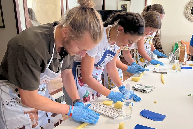 Sorrento: Gluten-Free Cooking Class with a Professional Chef - Starting with a limoncello spritz