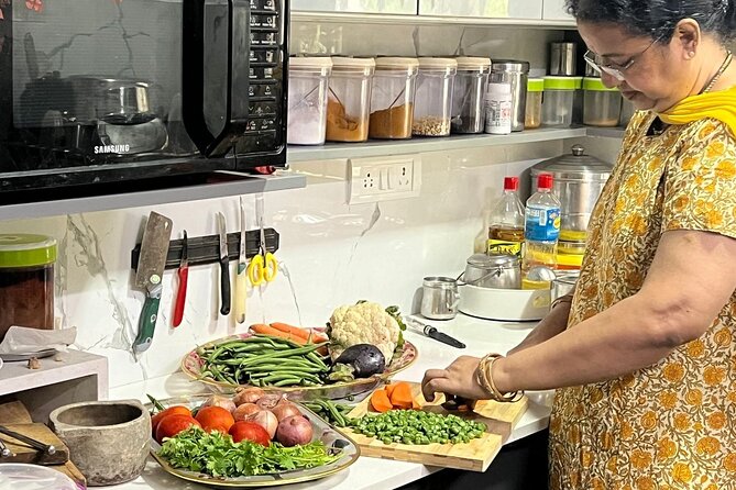 South Indian Vegetarian Cooking Class in Chennai with Meena - Beginning with South Indian spices