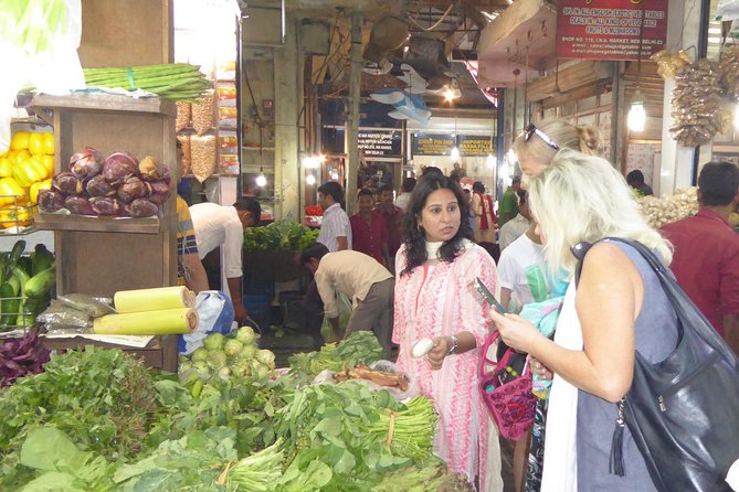 Spice Knight (Cooking Class -> Meal -> Local Market walk) - A four-hour Indian food lesson in Hauz Khas