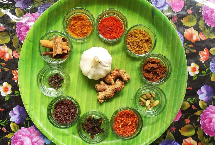 Sri Lankan Cookery with Nilu - Cooking a full Sri Lankan meal