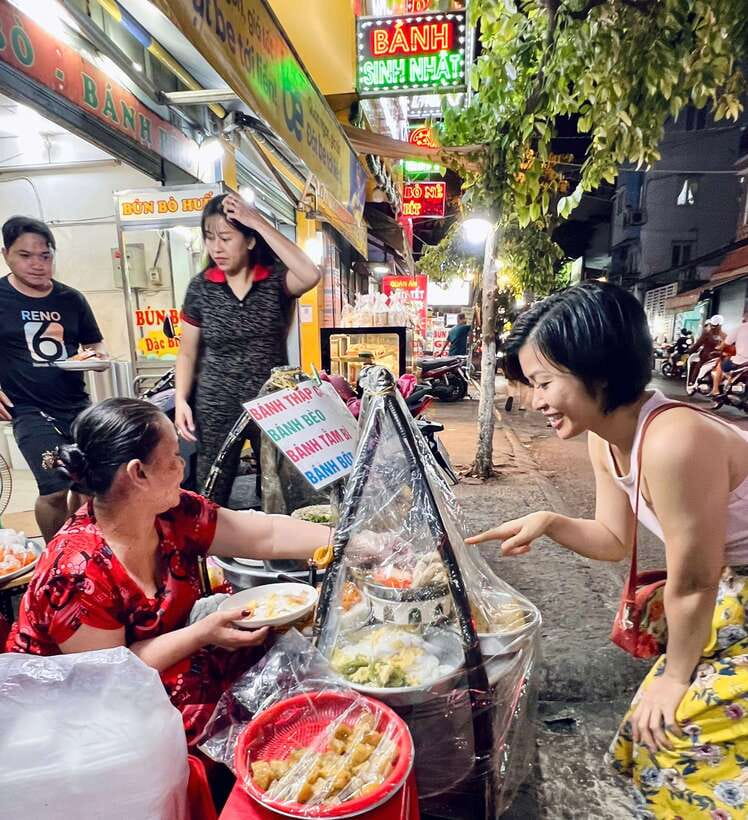 Street Food Walking Tour with a Cooking Instructor - Why District 4 is a smart place to eat