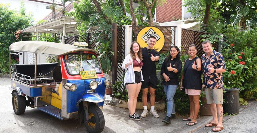 Sukhumvit: Hands-on Thai Cooking Class & Market Tour in BKK - Meeting at Asoke and finding the cooking school