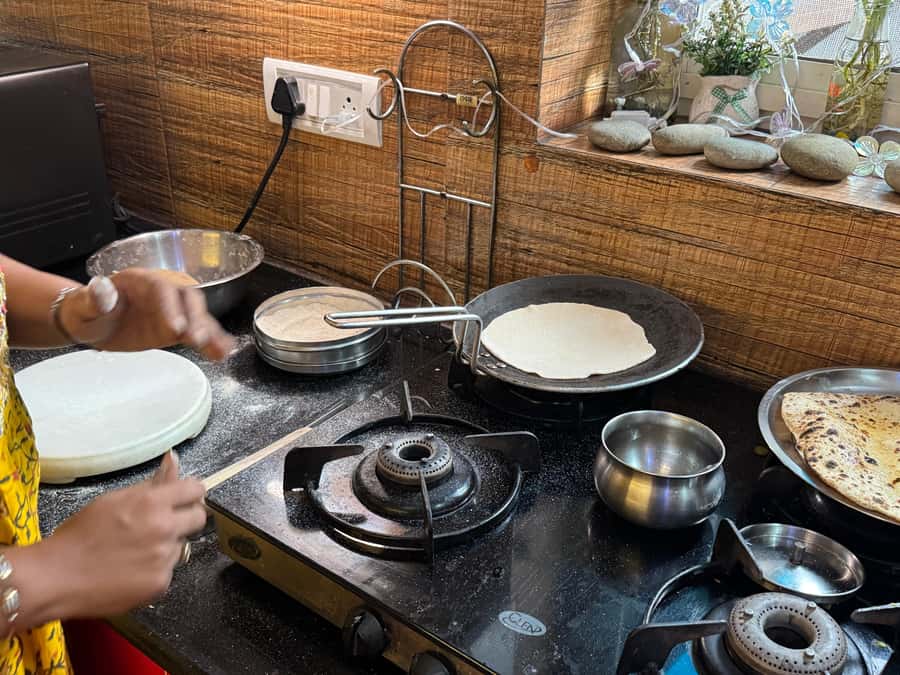Talk & Enjoy with Delhi locals at their home while Cooking - Hindi phrases and honest conversation