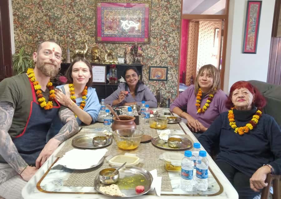Talk & Enjoy with Delhi locals at their home while Cooking - Cooking the three-course meal